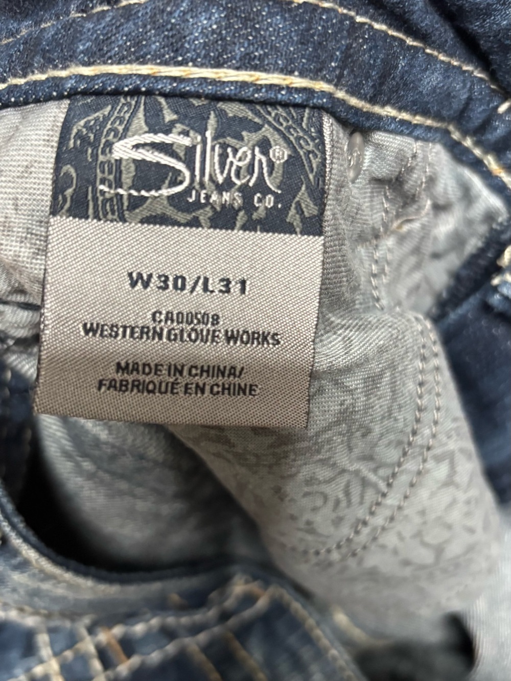 SILVER Jeans Womans Twisted
Jeans Bootcut Size 30x31 Excellent Low
Rise - Picture 8 of 8